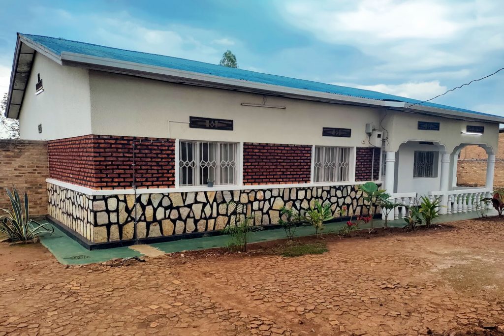 akagera-guides-house